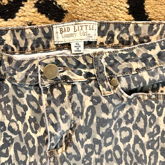 Bad Little Country Girl Leopard jeans - XL - Picture 3 of 3